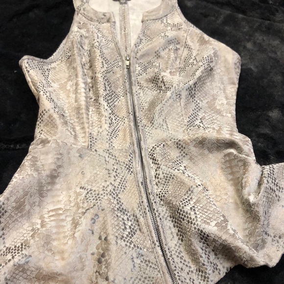 Ultra suede guess top - Picture 5 of 5